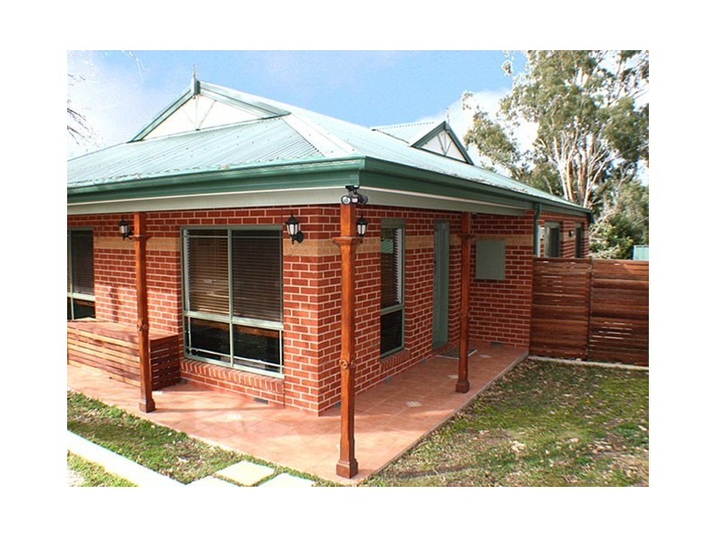 17A Dunstan Street (enter off laneway in Jacka Street), Macleod VIC 3085