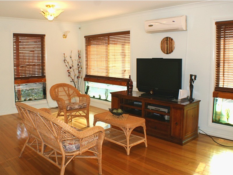 17A Dunstan Street (enter off laneway in Jacka Street), Macleod VIC 3085