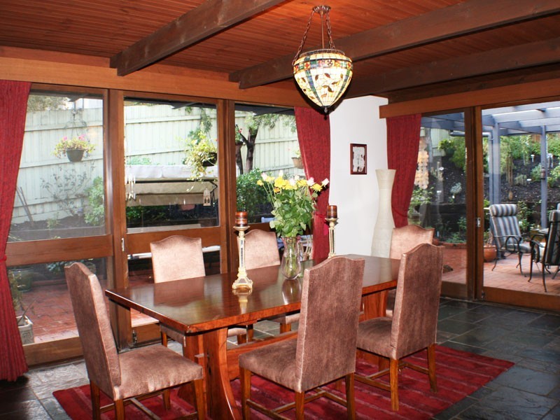 8 Davies Drive, Eltham VIC 3095