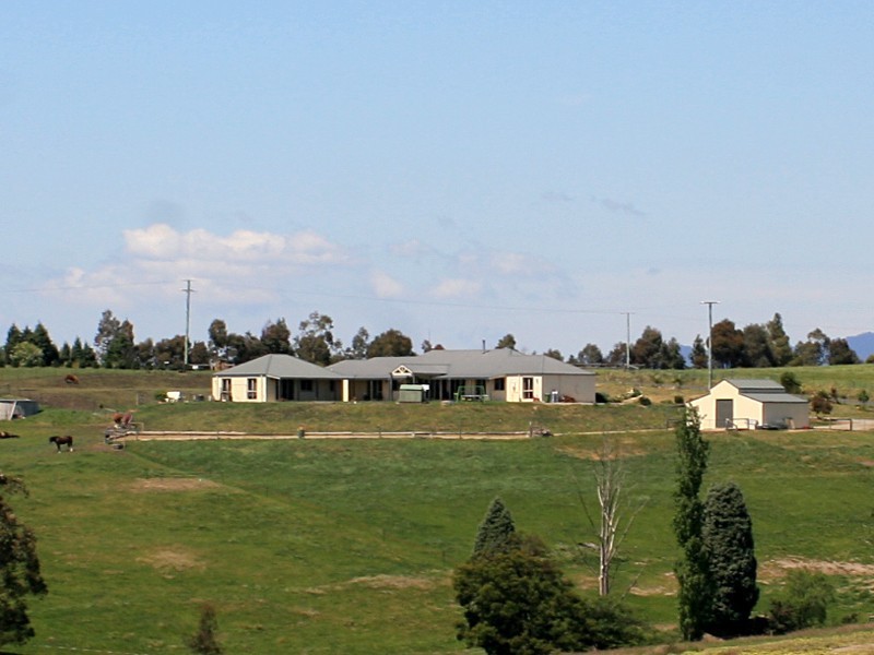 225 Garden Hill Court, Kangaroo Ground VIC 3097