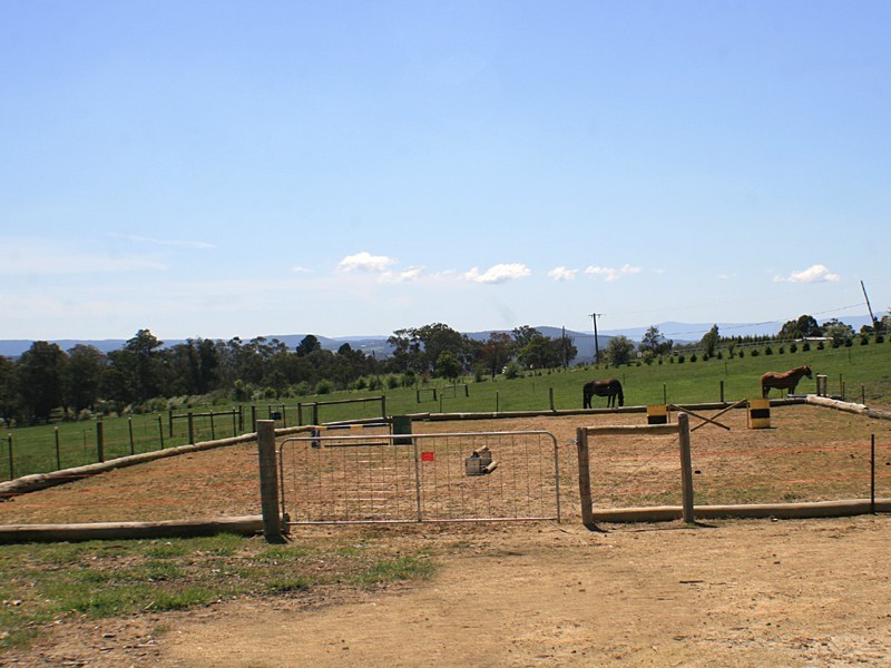 225 Garden Hill Court, Kangaroo Ground VIC 3097