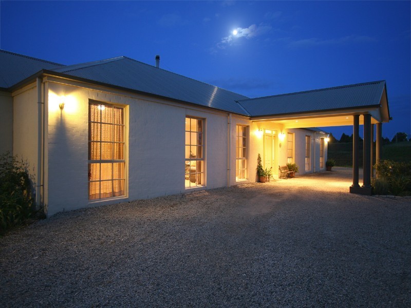 225 Garden Hill Court, Kangaroo Ground VIC 3097