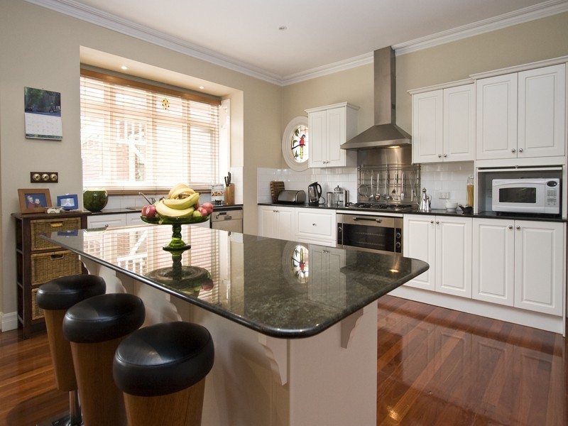 10 Nimary Court, Eltham North VIC 3095