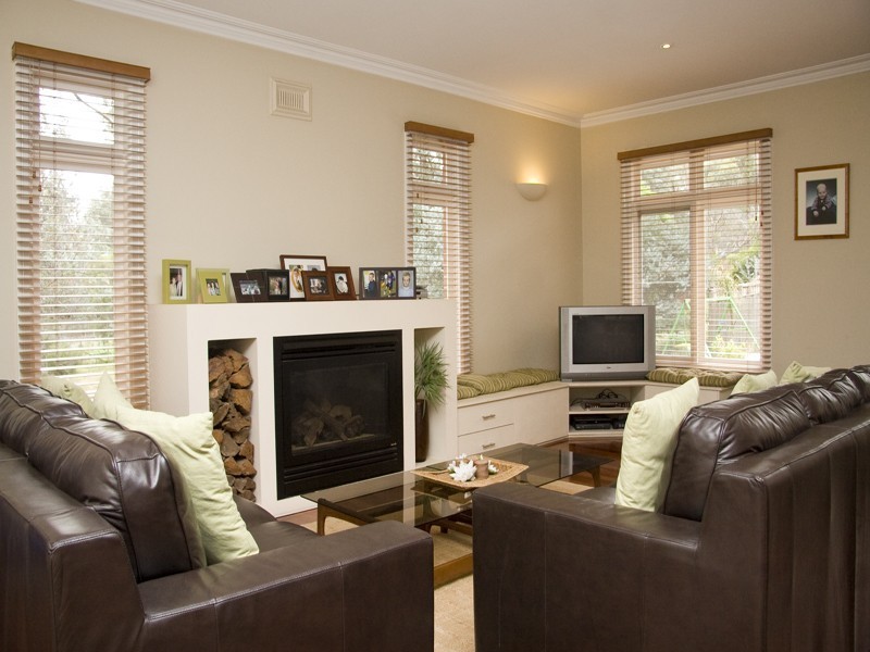 10 Nimary Court, Eltham North VIC 3095
