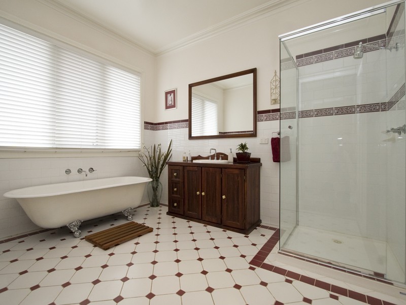 10 Nimary Court, Eltham North VIC 3095
