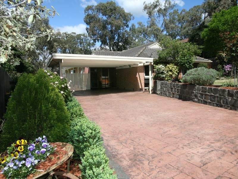 14 Paraweena Court, Greensborough VIC 3088