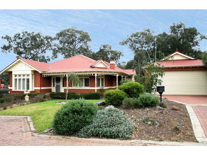 10 Nimary Court, Eltham North VIC 3095