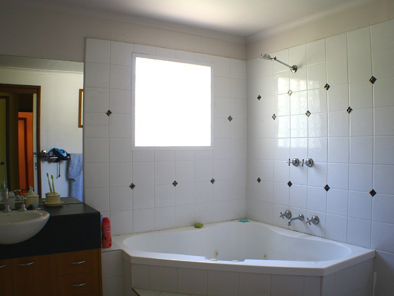 13 Shalbury Avenue, Eltham VIC 3095