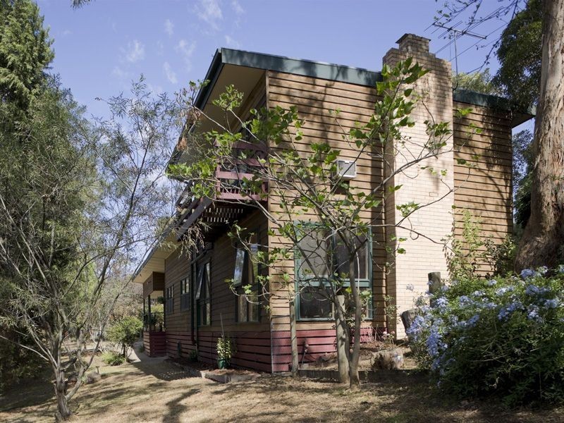 22 McCarthy Grove, Montmorency VIC 3094