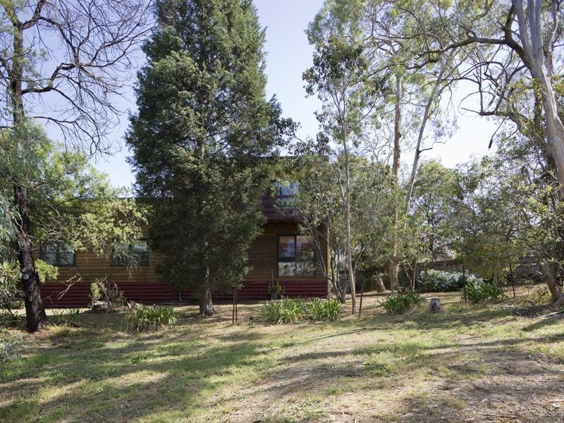 22 McCarthy Grove, Montmorency VIC 3094