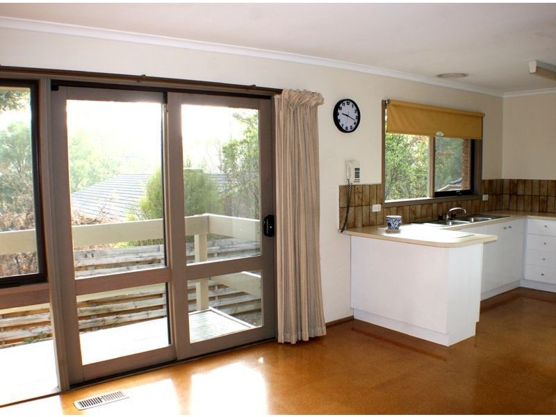 19 Woodland Way (Private Road), Eltham VIC 3095