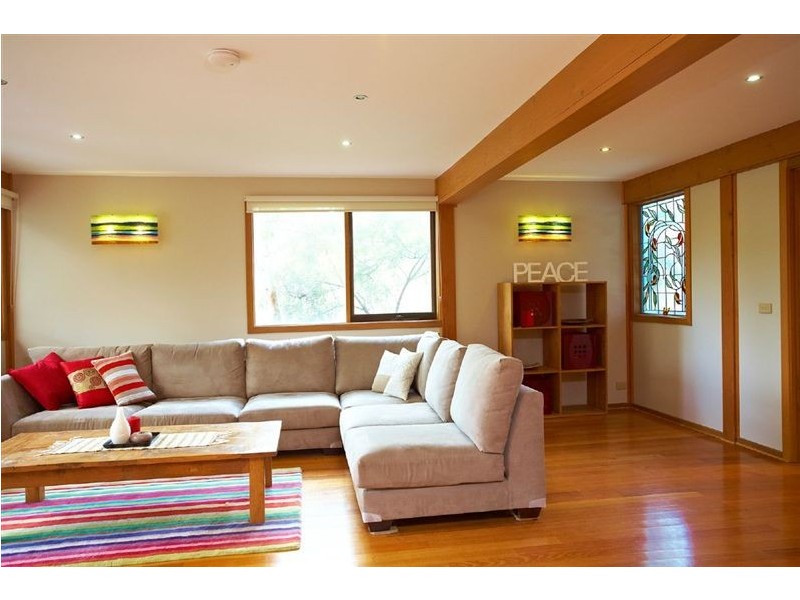 22 Kerrie Crescent, Eltham VIC 3095