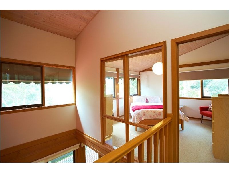 22 Kerrie Crescent, Eltham VIC 3095