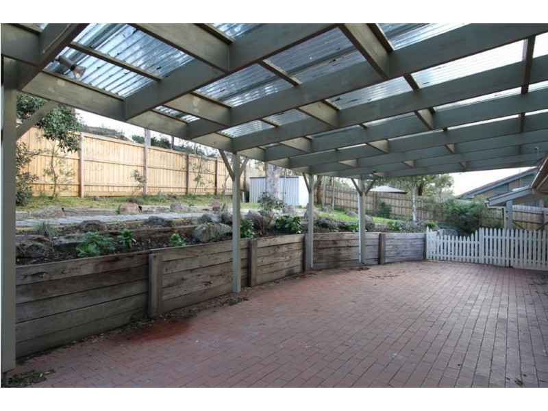 50 Milborne Cres, Eltham VIC 3095