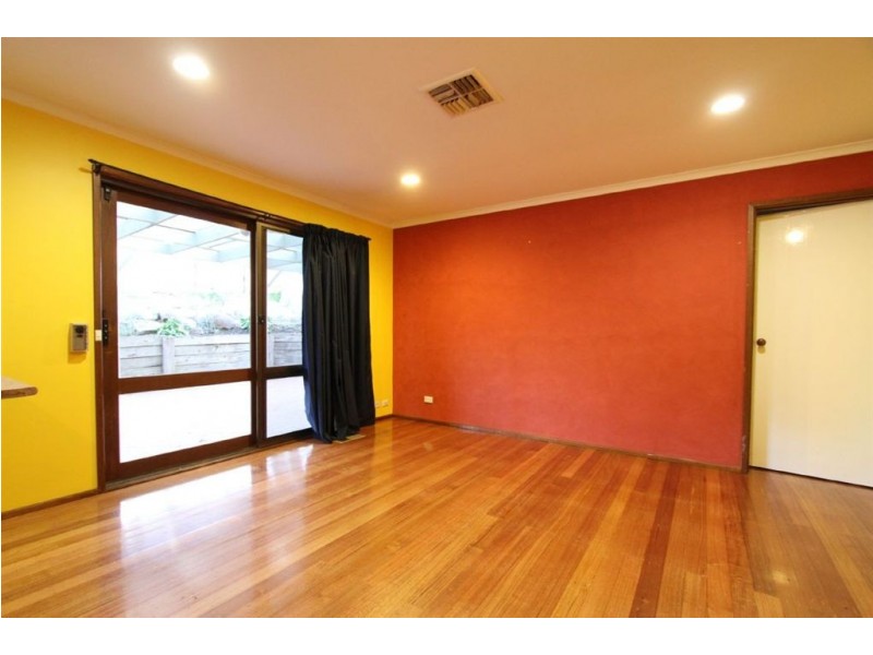 50 Milborne Cres, Eltham VIC 3095