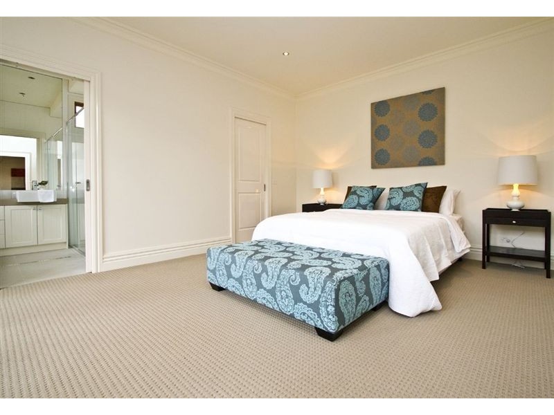 19 Douglas Street, Rosanna VIC 3084