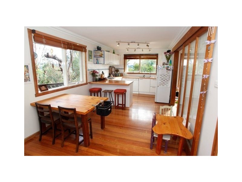 14 Park West Road, Eltham VIC 3095