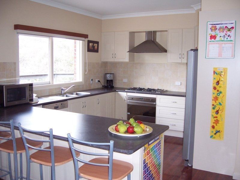 4 Blackwood Close, Eltham North VIC 3095