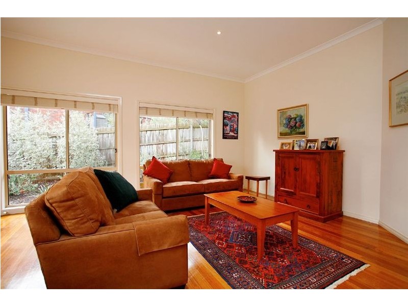 2/7 Andrews Street, Eltham VIC 3095