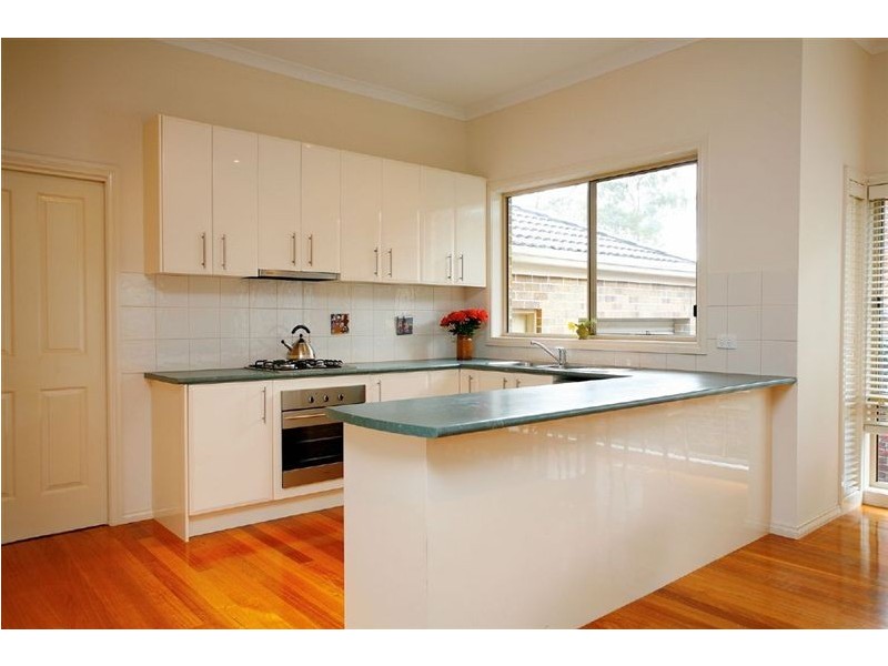 2/7 Andrews Street, Eltham VIC 3095