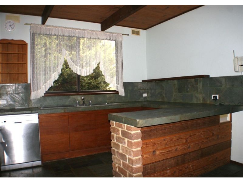 2 Ripon Close, Diamond Creek VIC 3089