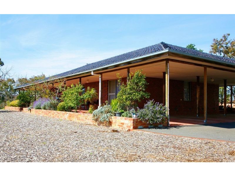 47 Scotts Angle Road, Wattle Glen VIC 3096