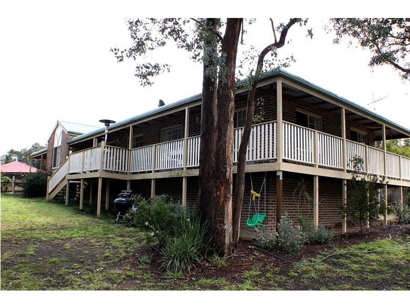 28 Calendonia Drive, Eltham North VIC 3095