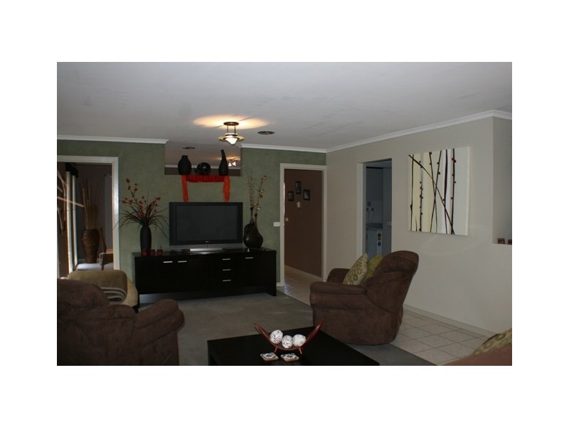 1 Whistler Walk, South Morang VIC 3752