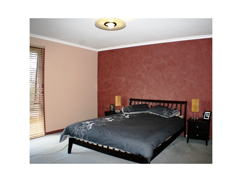 1 Whistler Walk, South Morang VIC 3752