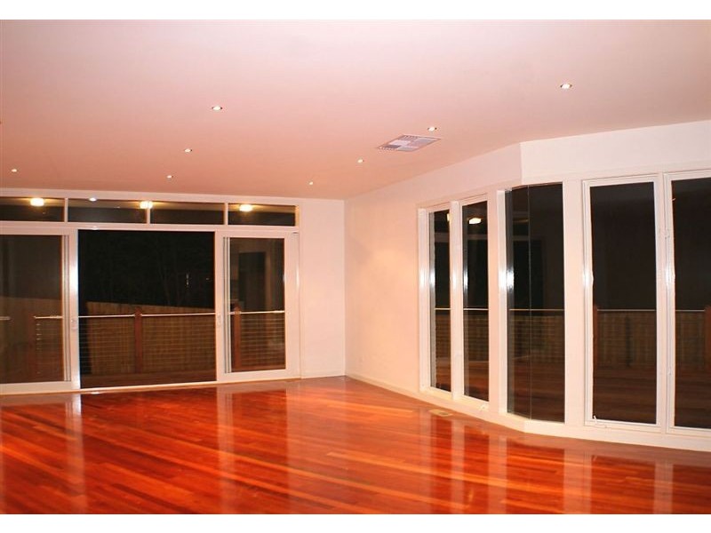 2/19 Calrossie Avenue, Montmorency VIC 3094