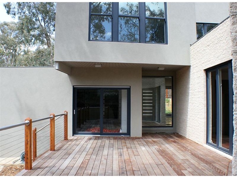 2/19 Calrossie Avenue, Montmorency VIC 3094