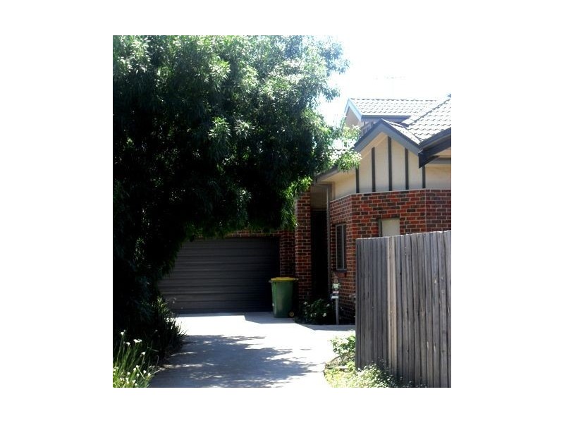 2/34 McNamara St, Preston West VIC 3072