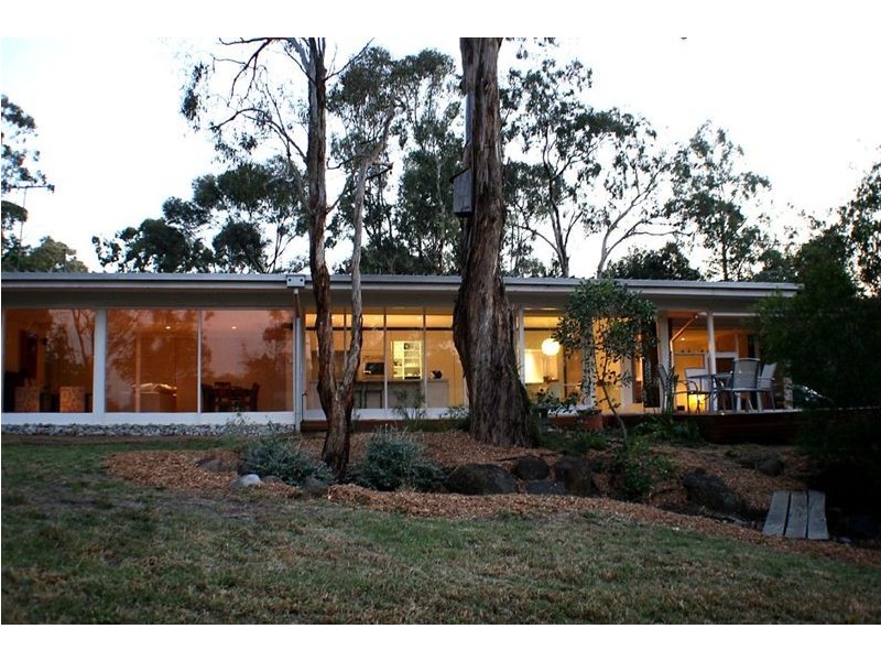 12 Fitzsimons Lane (Off Service Road), Eltham VIC 3095