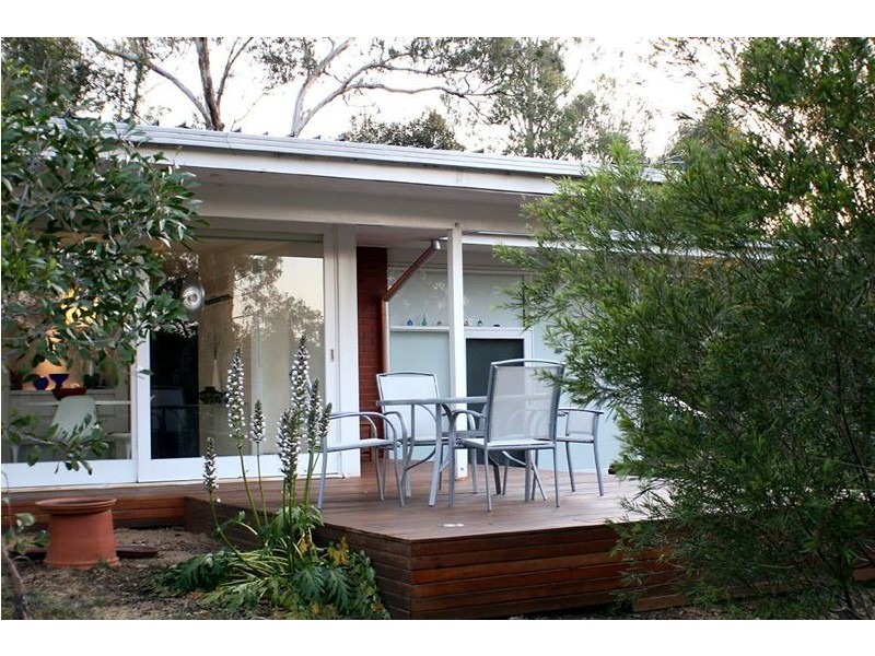 12 Fitzsimons Lane (Off Service Road), Eltham VIC 3095