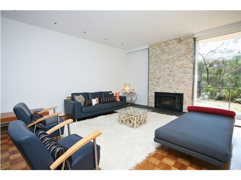 12 Fitzsimons Lane (Off Service Road), Eltham VIC 3095