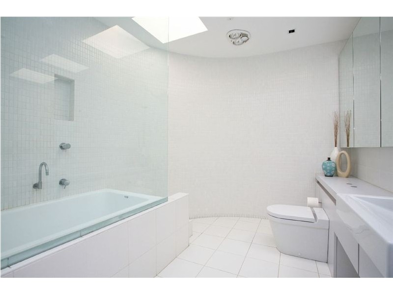 12 Fitzsimons Lane (Off Service Road), Eltham VIC 3095