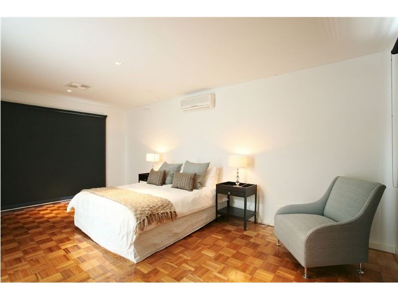 12 Fitzsimons Lane (Off Service Road), Eltham VIC 3095