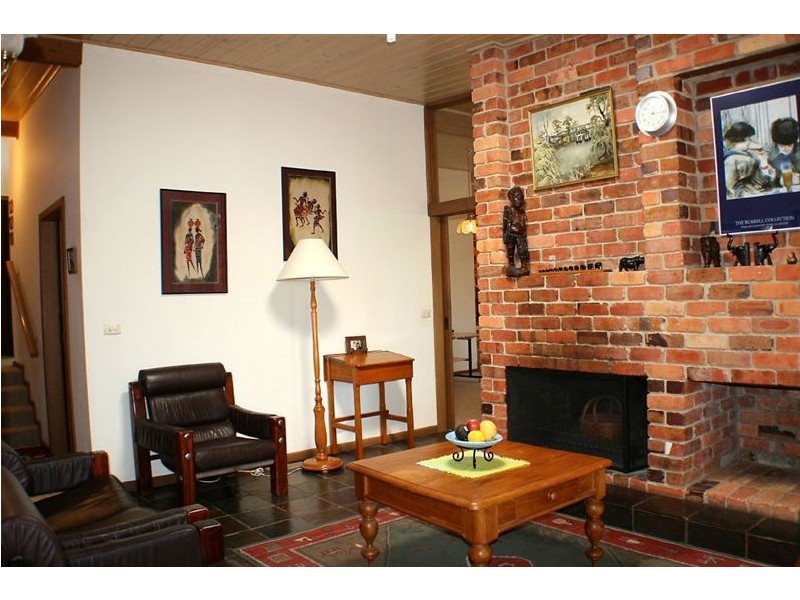 27 Wycliffe Crescent, Eltham VIC 3095