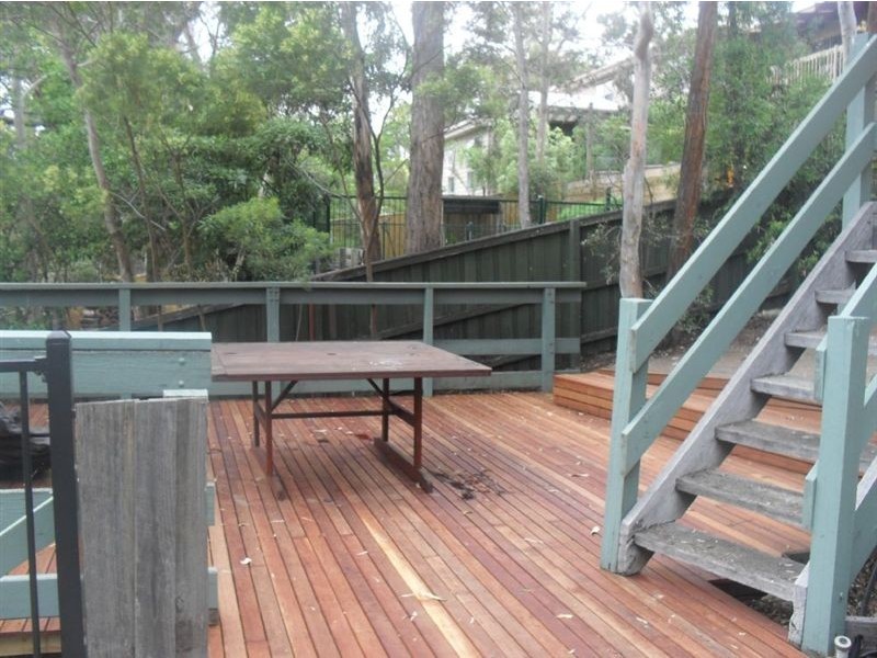 27 Wycliffe Crescent, Eltham VIC 3095