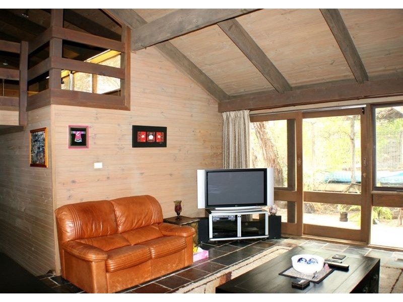 19 Christine Avenue, Eltham VIC 3095