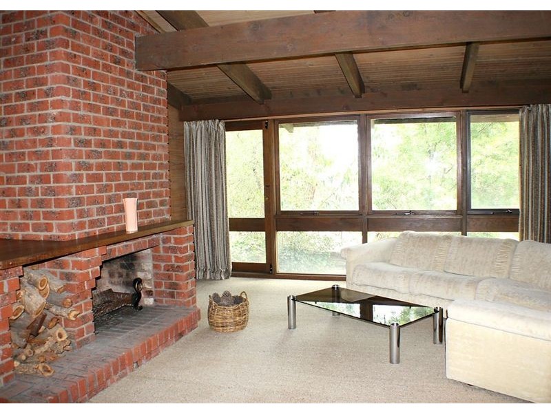 19 Christine Avenue, Eltham VIC 3095