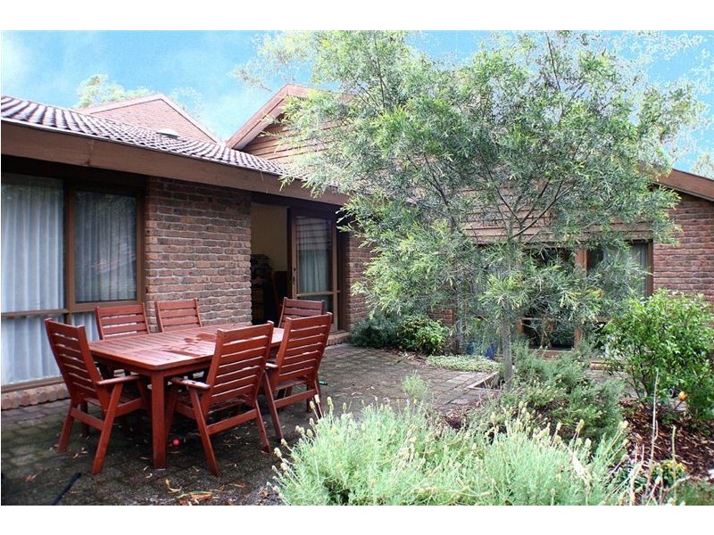 7 Christine Avenue, Eltham VIC 3095