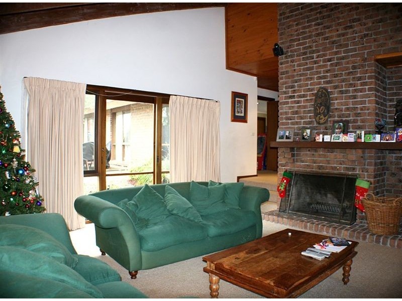 7 Christine Avenue, Eltham VIC 3095