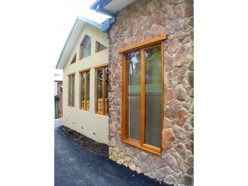 2/91 Park Rd, Eltham VIC 3095