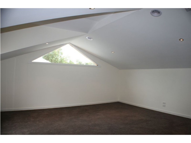 2/91 Park Rd, Eltham VIC 3095