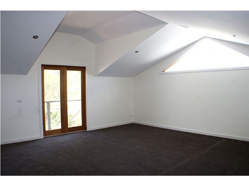 2/91 Park Rd, Eltham VIC 3095