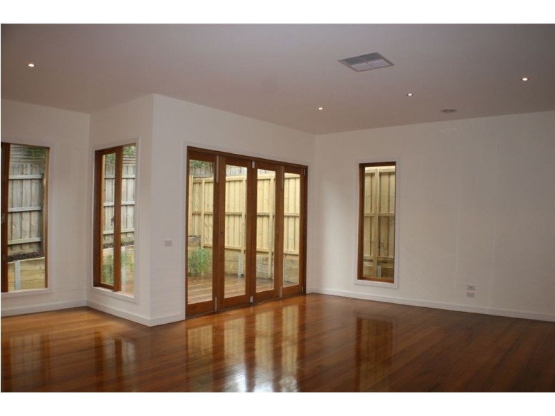 2/91 Park Rd, Eltham VIC 3095