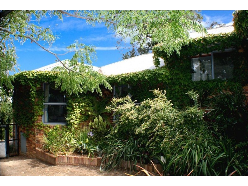 11 Echidna Road, Eltham VIC 3095