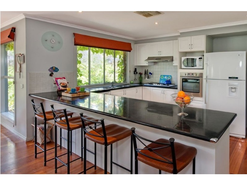 11 Echidna Road, Eltham VIC 3095