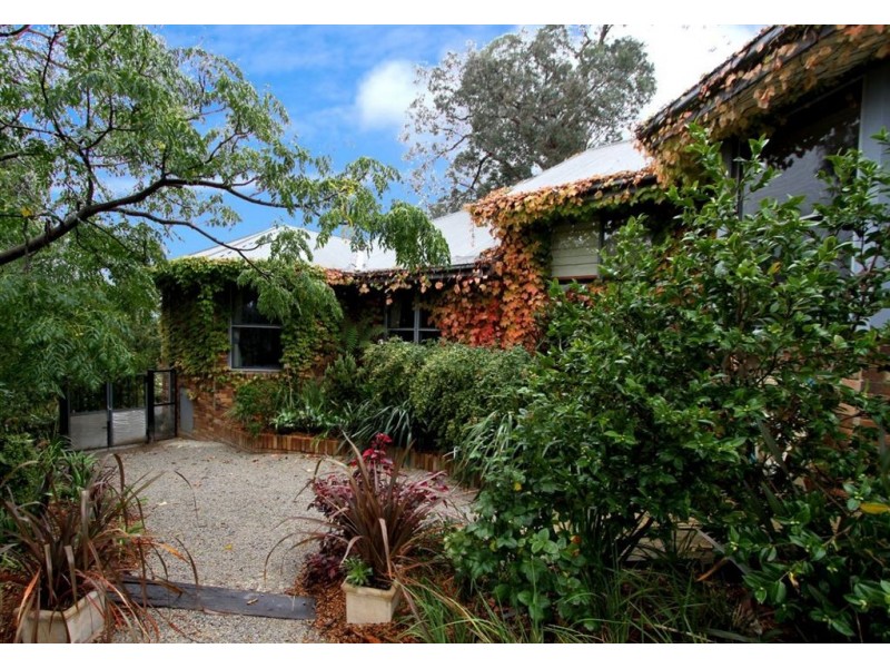11 Echidna Road, Eltham VIC 3095